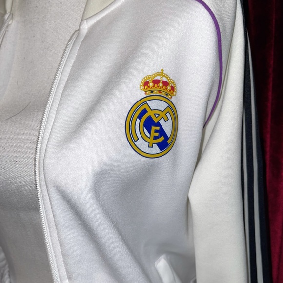 Adidas sweat suit - Picture 3 of 8